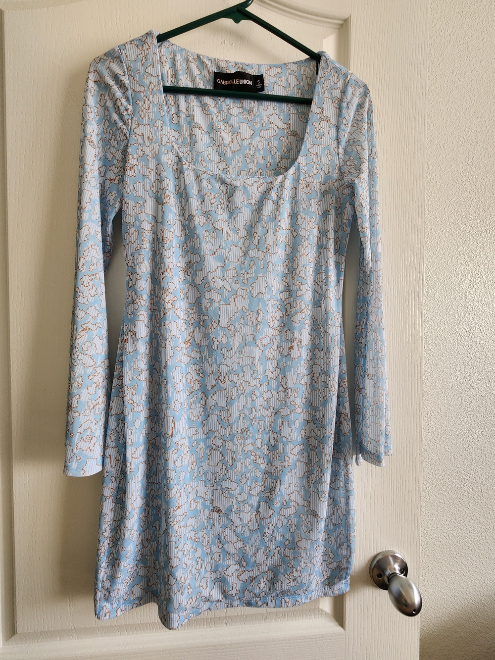 Gabrielle Union Light Blue Floral Long Sleeve Scoop Dress